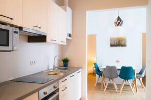 Fridge, microwave, oven, dishwasher