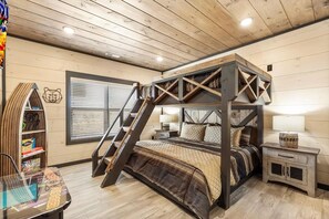 6 bedrooms, WiFi, bed sheets