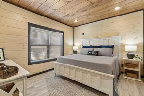 6 bedrooms, WiFi, bed sheets