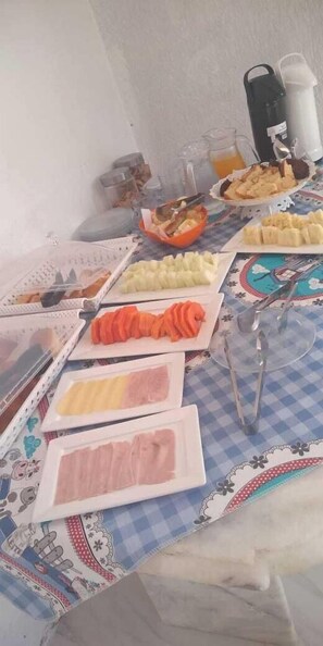 Tägliches inbegriffenes Frühstücksbuffet