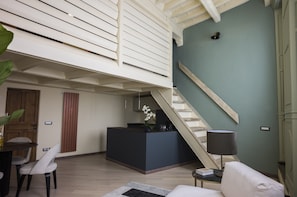 Smart TV, stereo - MBA Suite | May Boutique Apartment (Firenze)