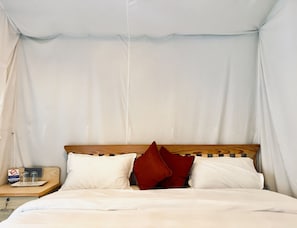 1 bedroom, Tempur-Pedic beds, in-room safe, individually decorated - Kalash Parkaze and Tent Inn (Pokhara)