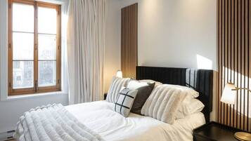 4 bedrooms, desk, free WiFi, bed sheets