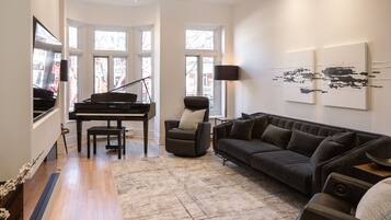 Télévision, cheminée