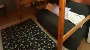 1 chambre, fer et planche Ă  repasser, Wi-Fi gratuit, draps fournis