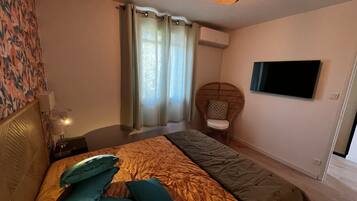 2 slaapkamers, een strijkplank/strijkijzer, gratis wifi, beddengoed