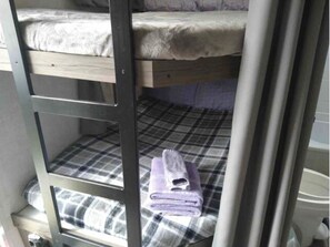 2 bedrooms, WiFi, bed sheets