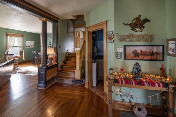 Interior - Cozy Stone & Brick home in the heart of the Beautiful Flint Hills (Cottonwood Falls)