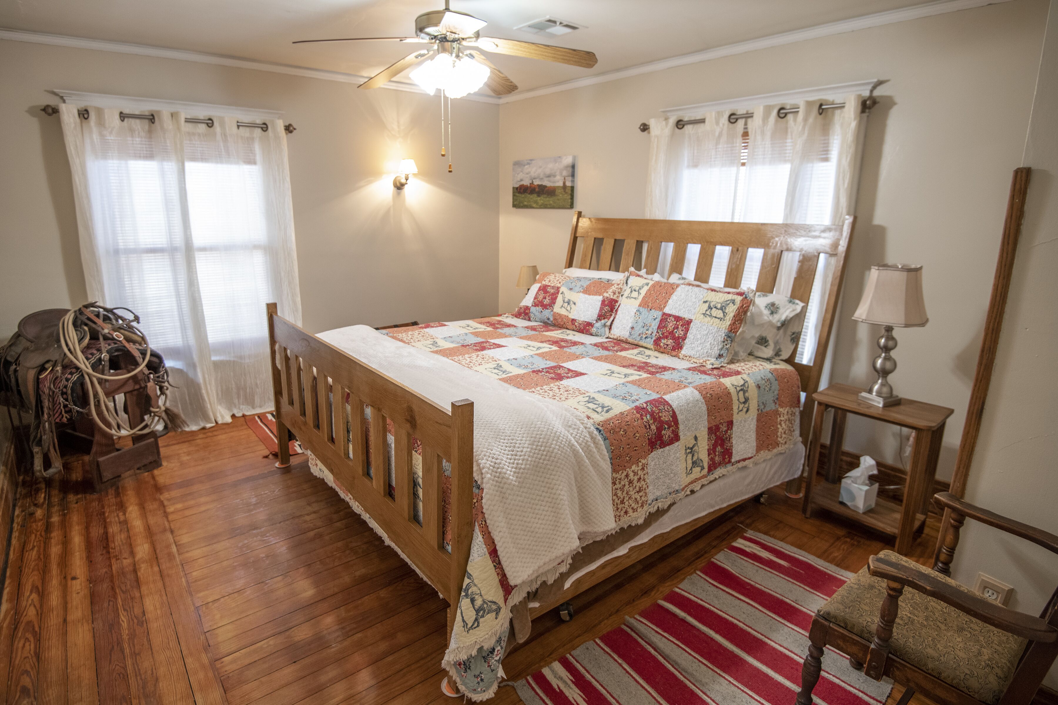 5 bedrooms, iron/ironing board, WiFi, bed sheets