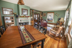 Dining - Cozy Stone & Brick home in the heart of the Beautiful Flint Hills (Cottonwood Falls)