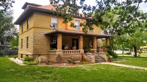 Exterior - Cozy Stone & Brick home in the heart of the Beautiful Flint Hills (Cottonwood Falls)