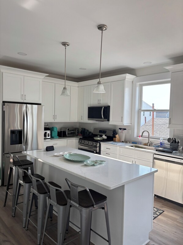 Microwave, oven, stovetop, dishwasher