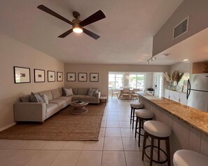 Living area - Canal front home in Venetian Shores. Perfect for families. A boater's paradise! (Islamorada)