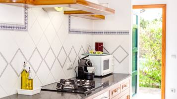 KylskÄp, mikrovÄgsugn, ugn och spishÀll