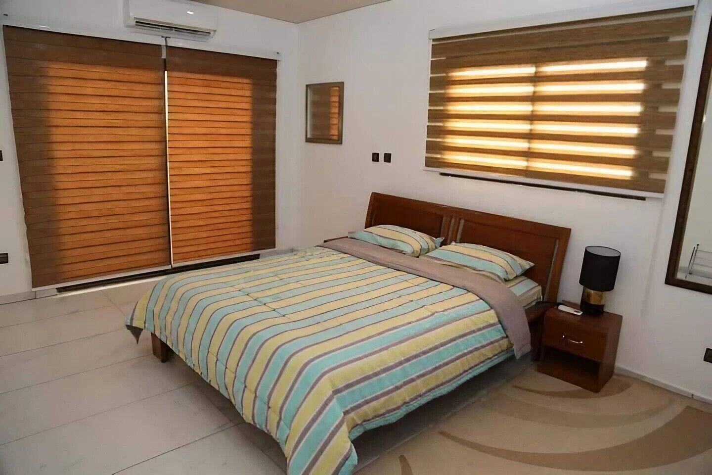 1 chambre, bureau, fer et planche à repasser, Wi-Fi