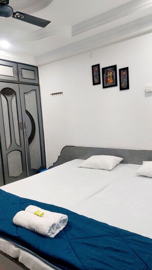 1 bedroom, iron/ironing board, WiFi, bed sheets - Cozy Tulip @ Ravi Nagar Nagpur.Pet Friendly. (Nagpur)