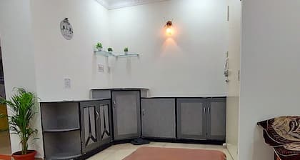 Cozy Tulip @ Ravi Nagar Nagpur.Pet Friendly.