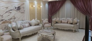 TV - Nile view Apartment , quiet tower, Giza, Egypt, for special holidays. (Giza Governorate)