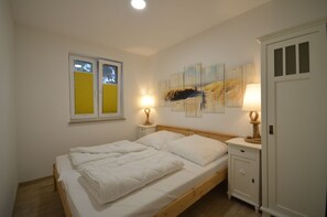 2 bedrooms, travel cot, WiFi - Strandnahes Familien-ferienhaus Triftweg 10 (Loddin)