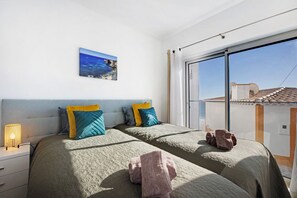 2 bedrooms, free WiFi, bed sheets - Holiday Home 'Casinha' with Sea View, Wi-Fi and Air Conditioning (Burgau)