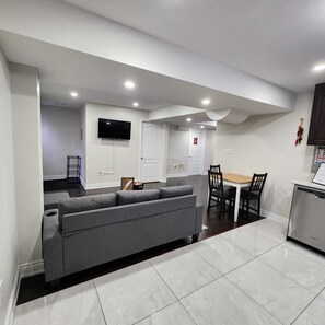 Interior - Zen Nest - Cozy, conveniently located, and just minutes to the airport! (Brampton)