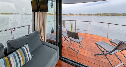 Schwimmendes Ferienhaus