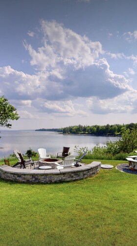Waterfront home with amazing views 