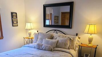 4 bedrooms, iron/ironing board, free WiFi, bed sheets