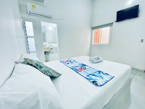 Traditional Double Room | Free WiFi, bed sheets - Palma Grande Hotel (Coveñas)