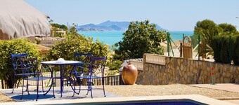 Villa Noma with Sea View, Pool, Garden & Wi-Fi
