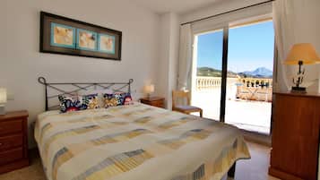 3 bedrooms, free WiFi, bed sheets