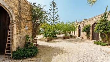 Enceinte de lâhĂ©bergement