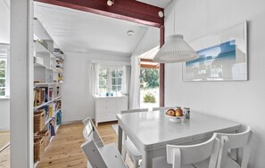 Dining - Nice home in Græsted with kitchen (Græsted)