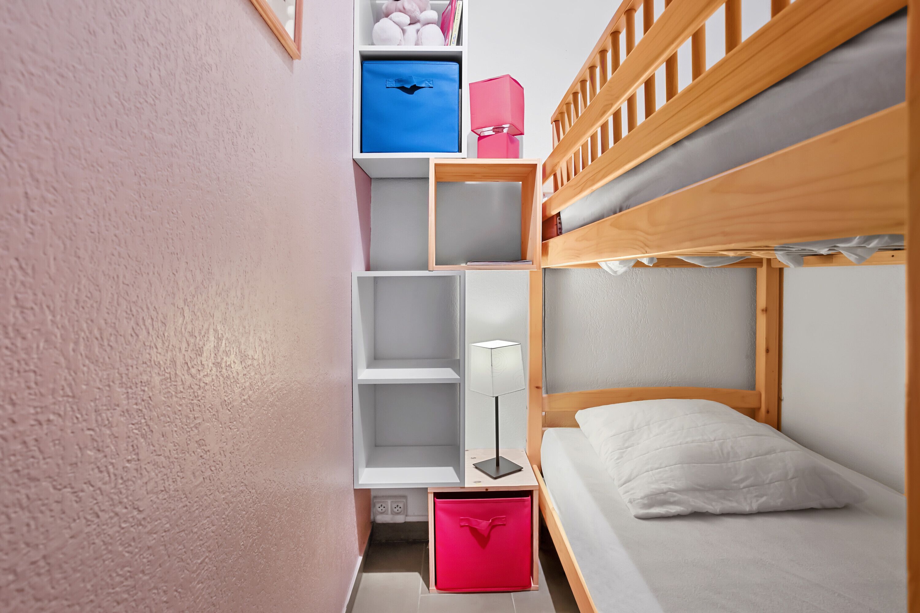 2 slaapkamers, een strijkplank/strijkijzer, gratis wifi, beddengoed