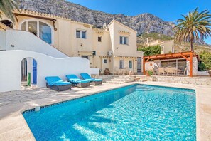 Pool - Villa Adriana with Sea View, Mountain View, Wi-Fi and Air Conditioning (Dénia)