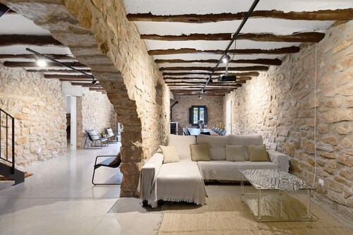Country House 'Mas Françó' with Mountain Views, Wi-Fi and Air Conditioning