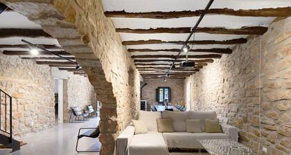 Country House 'Mas Françó' with Mountain Views, Wi-Fi and Air Conditioning