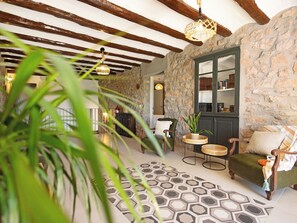 Interior - Country House 'Mas Françó' with Mountain Views, Wi-Fi and Air Conditioning (Igualada)