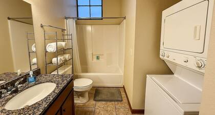Sleepover | Ideal 2BD/1BA Condo - Downtown SGF