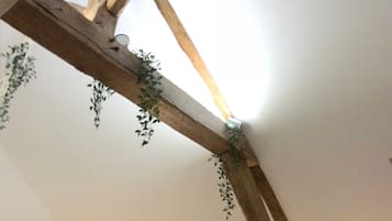 可攜式嬰兒床、免費 Wi-Fi、床單