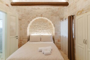 5 bedrooms, free WiFi, bed sheets