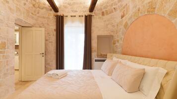 5 bedrooms, free WiFi, bed sheets