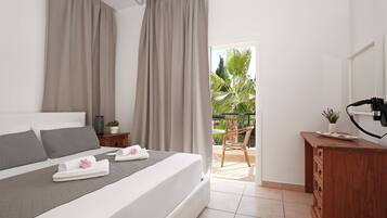 3 chambres, fer et planche Ă  repasser, accĂšs Internet, draps fournis