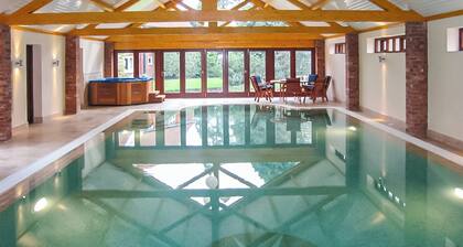 The Farmhouse - UK45894