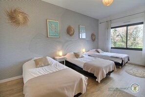 2 chambres, fer et planche à repasser, Wi-Fi gratuit, draps fournis
