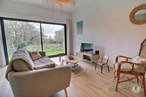 TV, DVD player, stereo