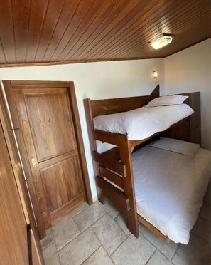 3 habitaciones, wifi gratis y ropa de cama