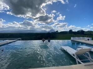 Pool - Villa The Daughter of the Moon Fortuna Arenal Area: Amazing views; luxury stay (Alajuela Province)