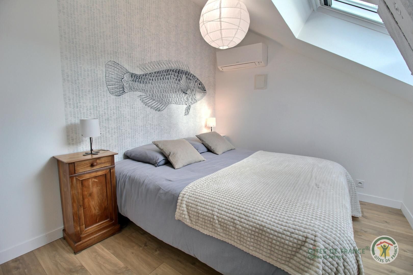 2 slaapkamers, een strijkplank/strijkijzer, gratis wifi, beddengoed