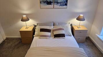 1 chambre, fer et planche Ă repasser, Wi-Fi, draps fournis